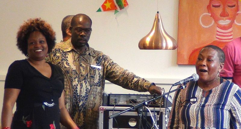 Sranantongo dictee Rotterdam 2016, organisatie Stichting Between The Lines Sranantongo dictee Rotterdam 2016, organisatie Stichting Between The Lines